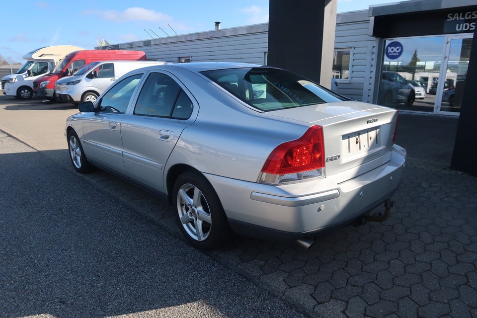 Volvo S60 2,4 170 aut. 4d