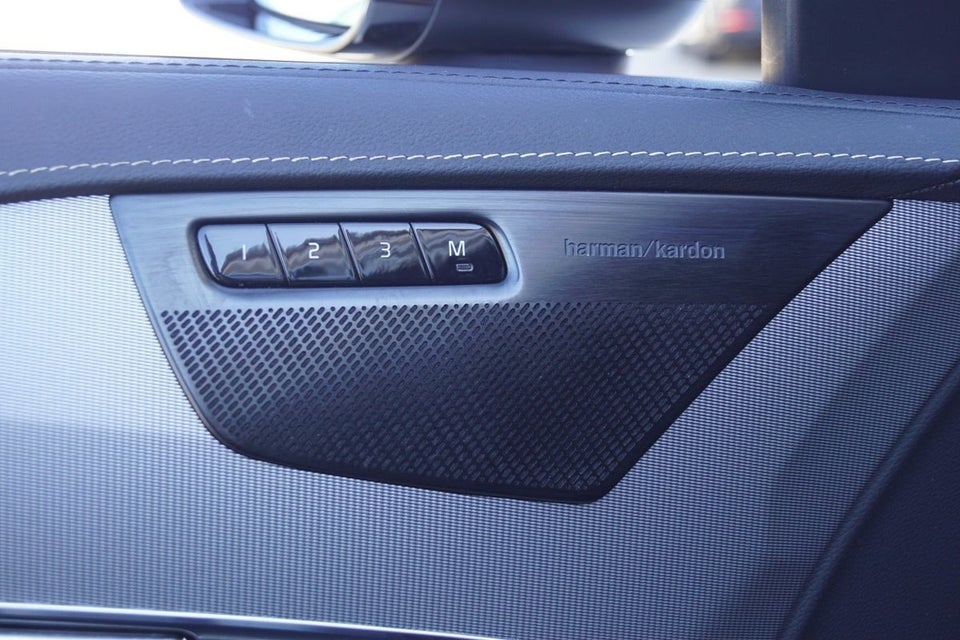 Volvo XC90 2,0 T8 ReCharge R-Design aut. AWD Van 5d