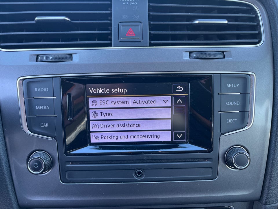 VW Golf VII 1,6 TDi 110 BlueMotion Variant 5d