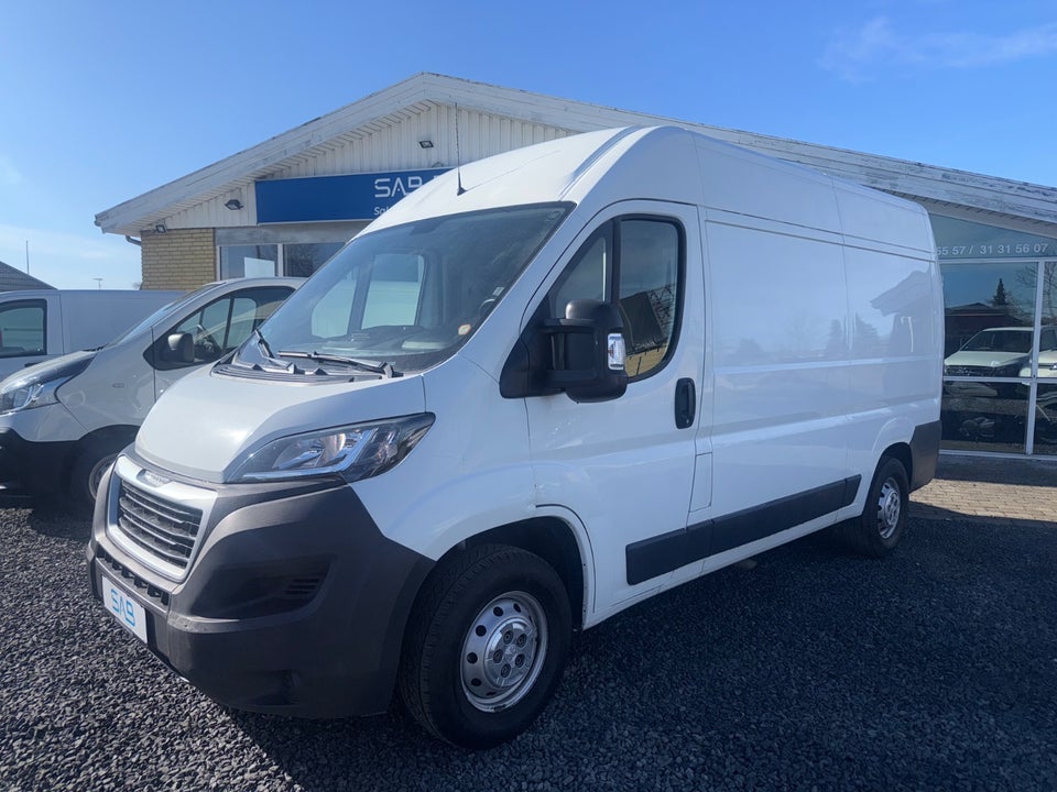 Peugeot Boxer 333 2,0 BlueHDi 130 L2H2 Premium