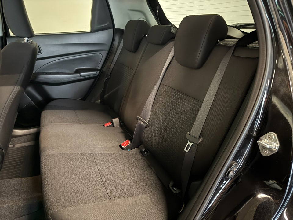 Suzuki Swift 1,2 Dualjet Exclusive CVT 5d