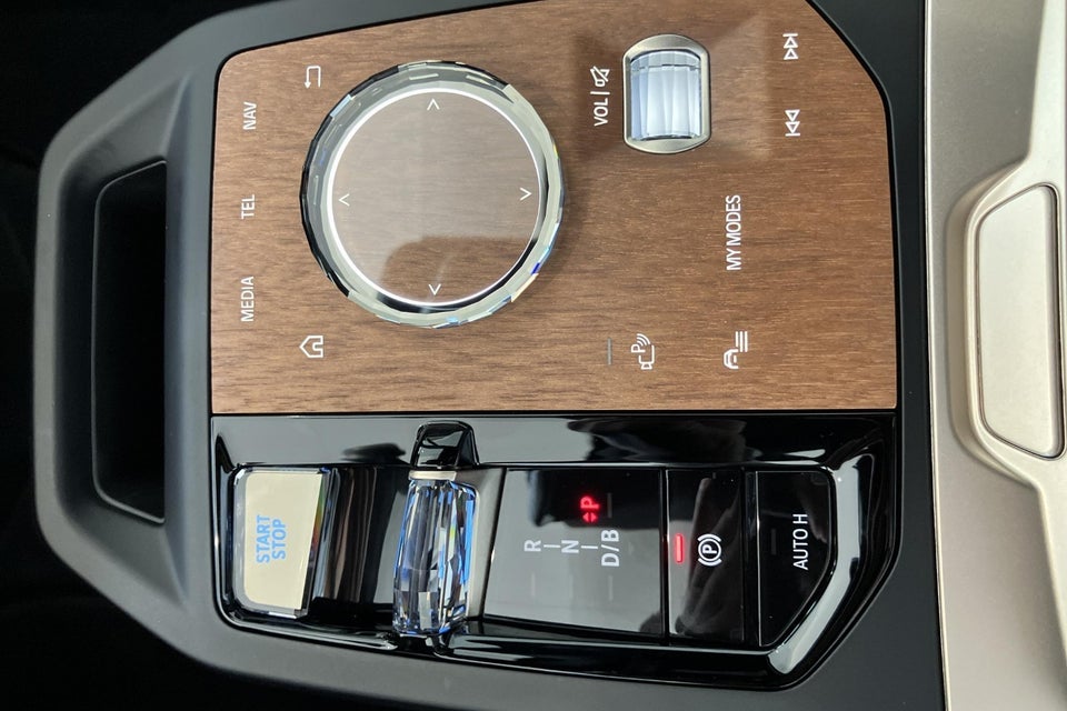 BMW iX xDrive40 Supercharged 5d