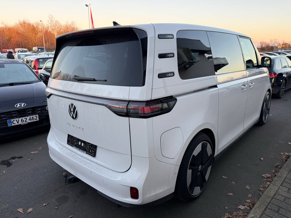 VW ID.Buzz 77 Pro SWB 5d