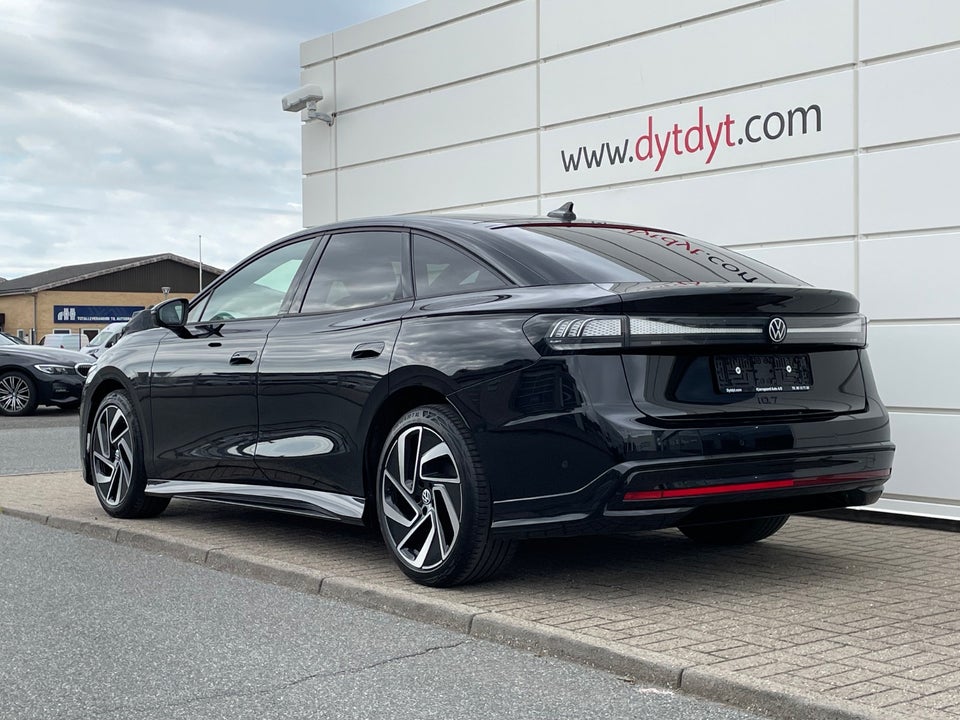 VW ID.7 77 Black Style 5d