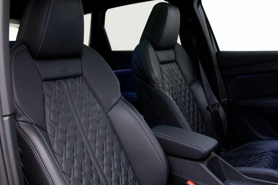Audi Q4 e-tron 40 S-line 5d