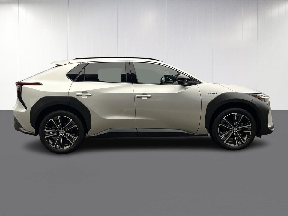 Toyota bZ4X Executive 5d