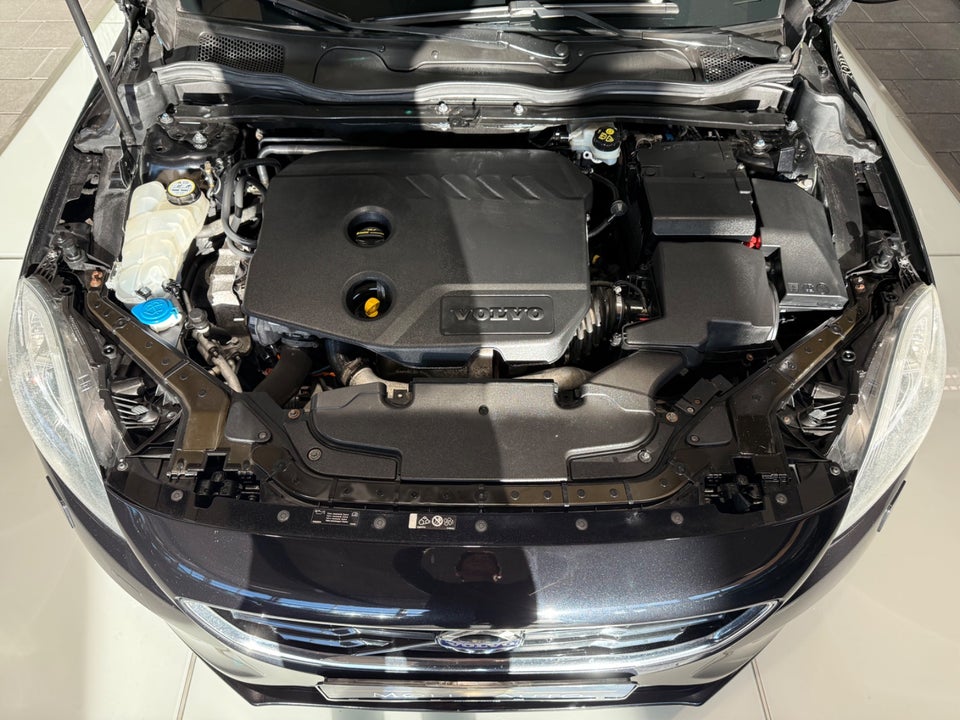 Volvo V40 1,6 D2 115 Summum 5d