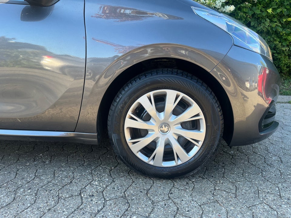 Peugeot 208 1,2 VTi 82 Allure 5d