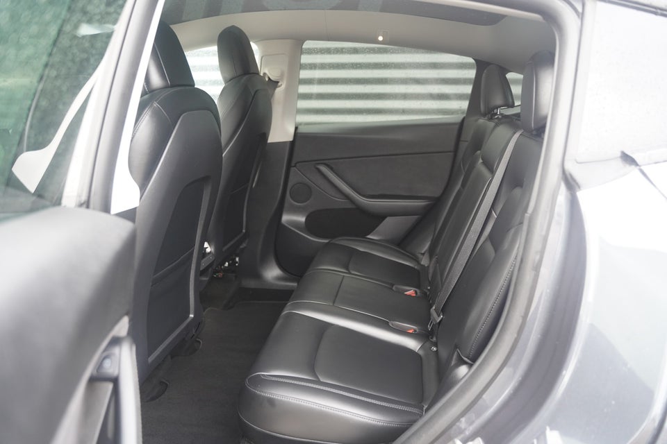 Tesla Model Y Long Range AWD 5d