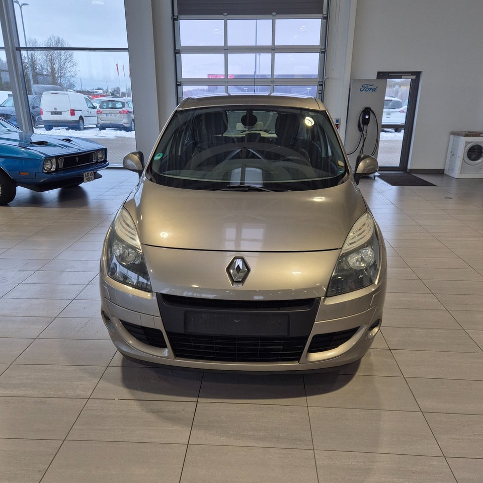 Renault Scenic II 1,9 dCi 130 Authentique 5d