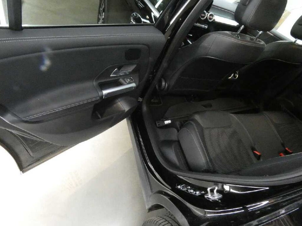 Mercedes EQB300 4Matic 7prs 5d