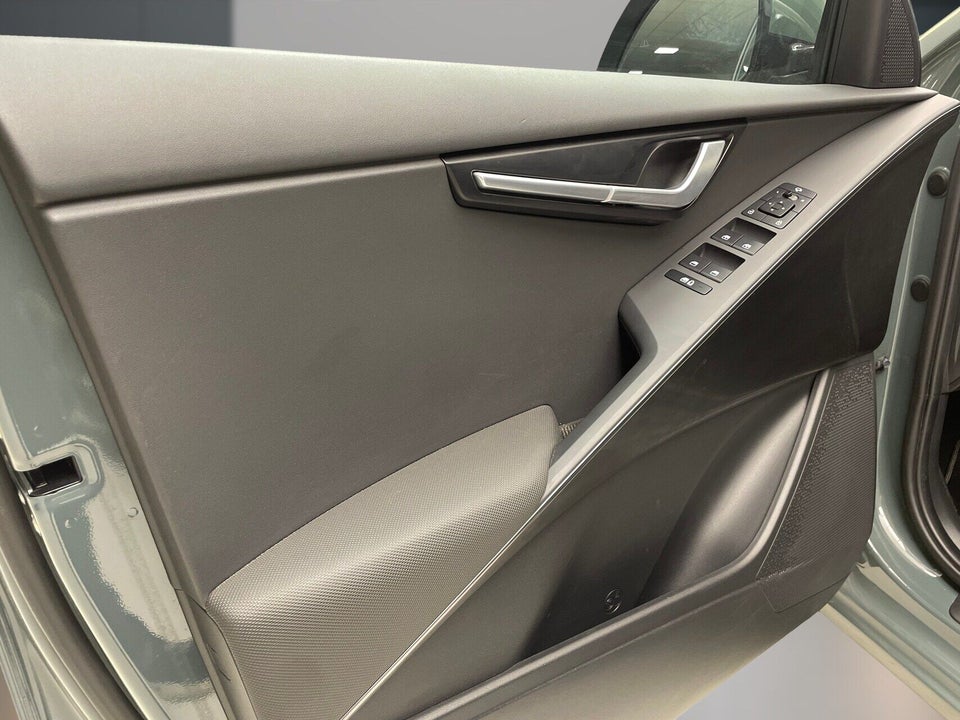 Kia Niro 64 EV Prestige 5d