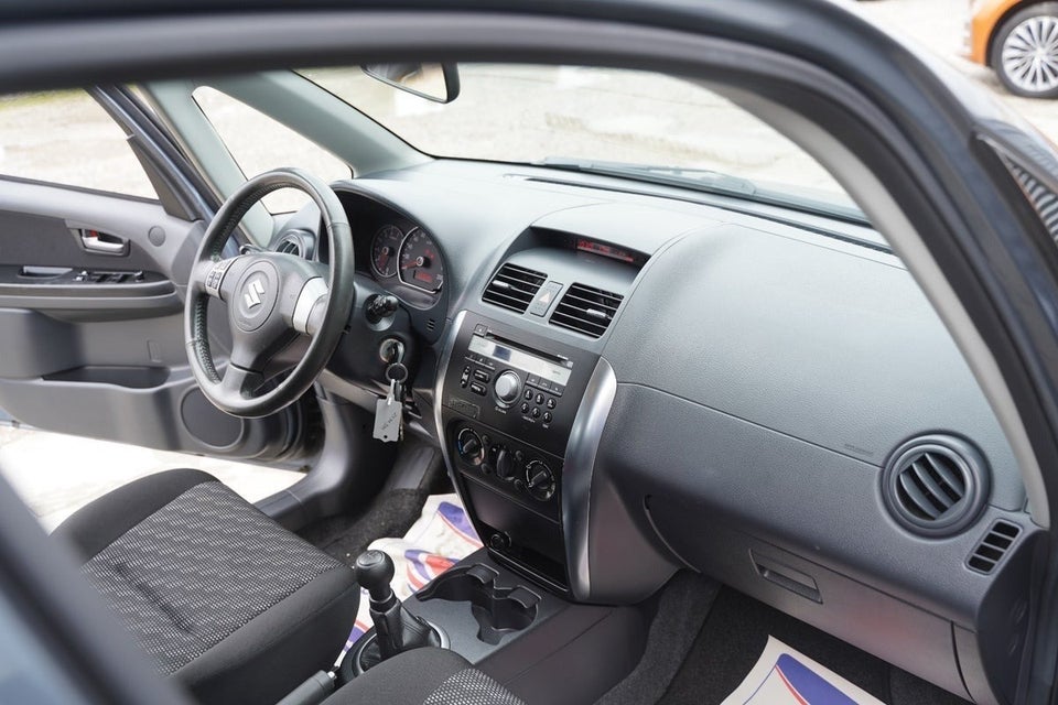 Suzuki SX4 1,6 GL-J 4d