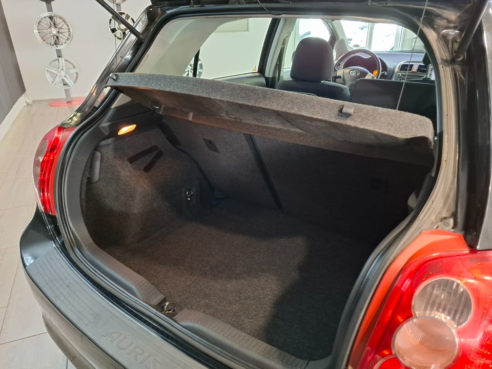Toyota Auris 1,6 Luna 5d