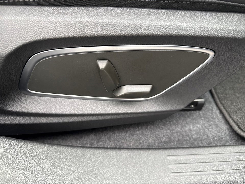 Renault Scenic E-Tech 87 Iconic 5d