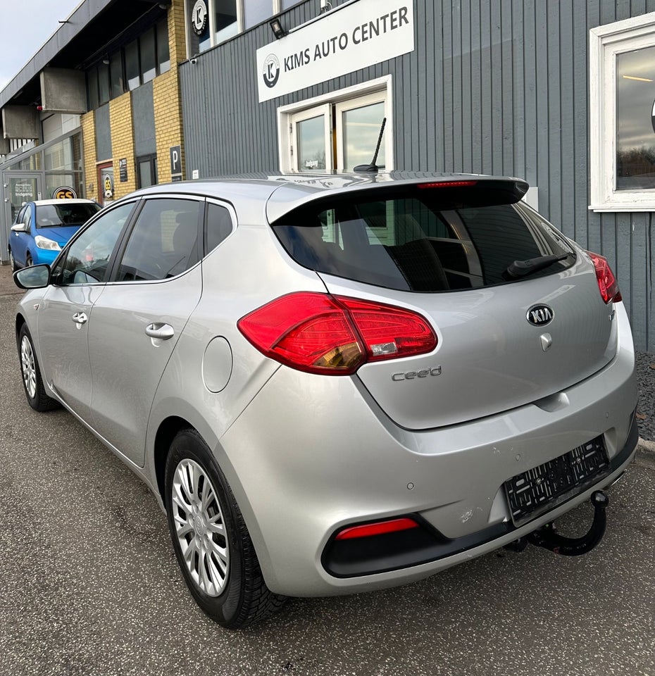 Kia Ceed 1,4 CVVT Style+ Clim 5d