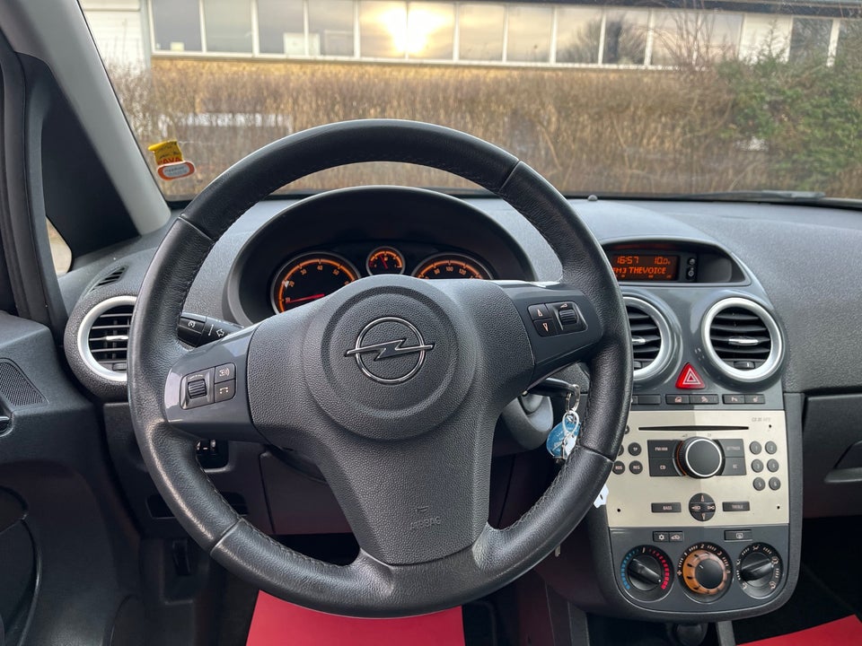 Opel Corsa 1,2 16V Cosmo aut. 5d