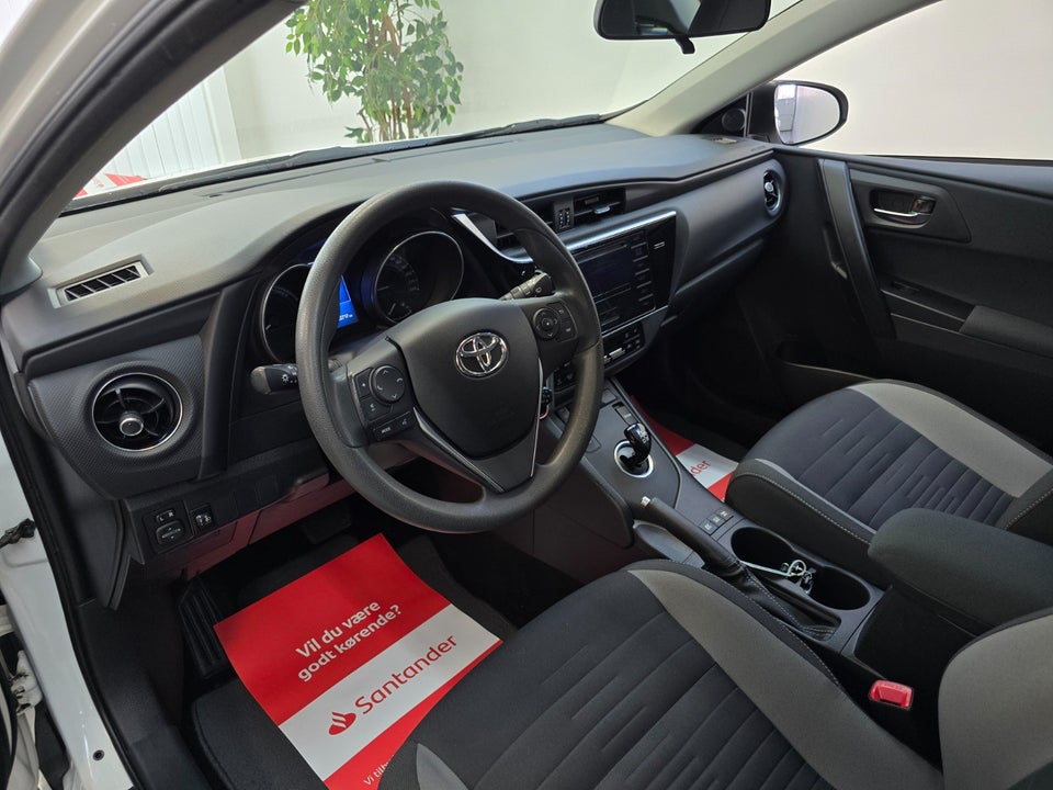 Toyota Auris 1,8 Hybrid H1 CVT 5d