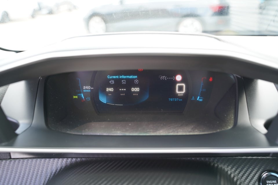 Peugeot 208 1,2 PureTech 100 Allure Sky 5d