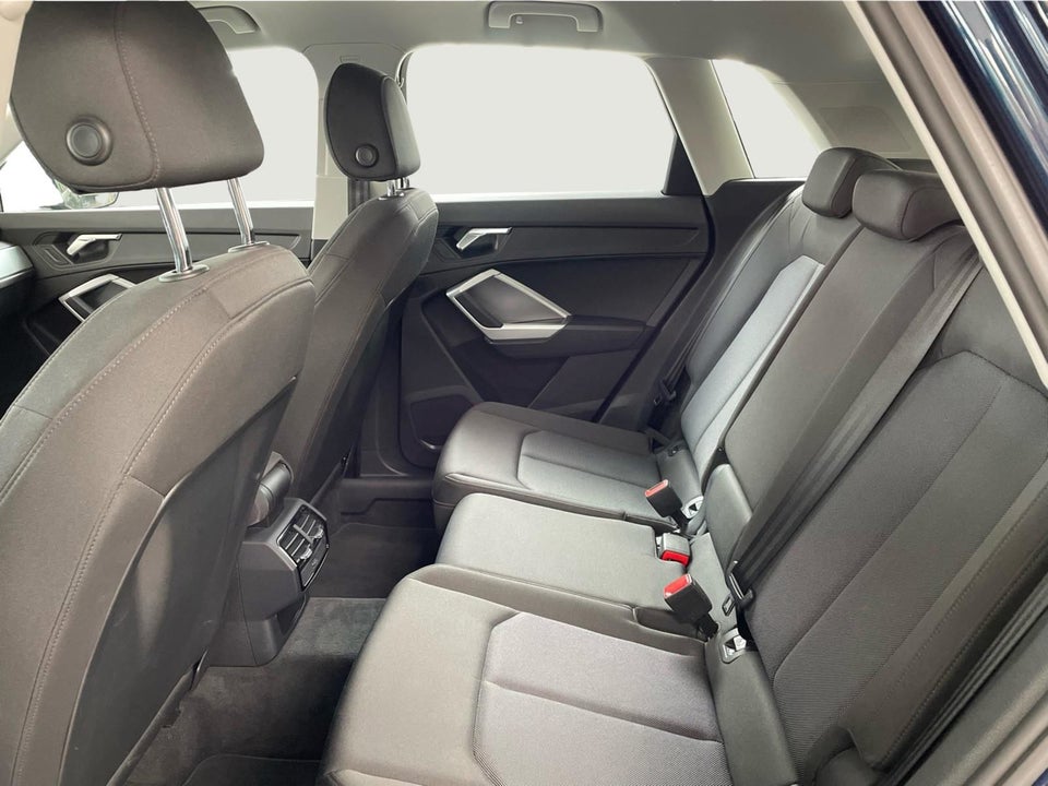 Audi Q3 35 TFSi Advanced Prestige S-tr. 5d