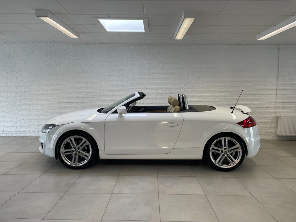 Audi TT 2,0 TFSi 211 Roadster S-tr. 2d