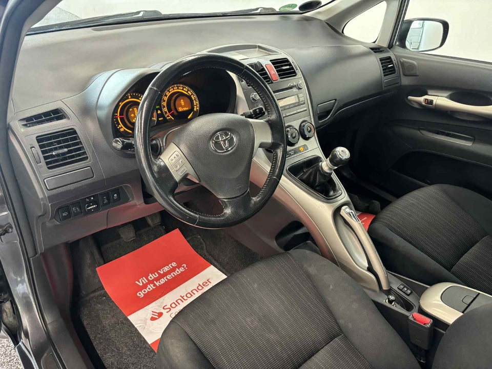 Toyota Auris 2,0 D-4D Luna 5d
