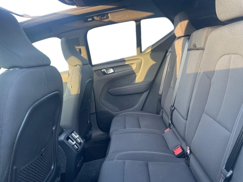 Volvo EX40 Extended Range Black Edition 5d