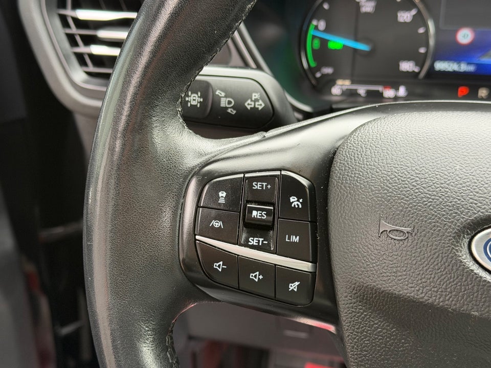 Ford Kuga 2,5 PHEV Titanium CVT 5d