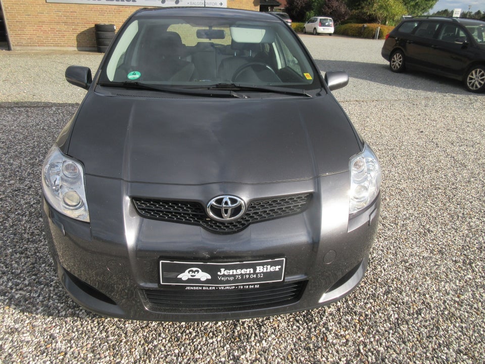 Toyota Auris 2,0 D-4D Sol 5d