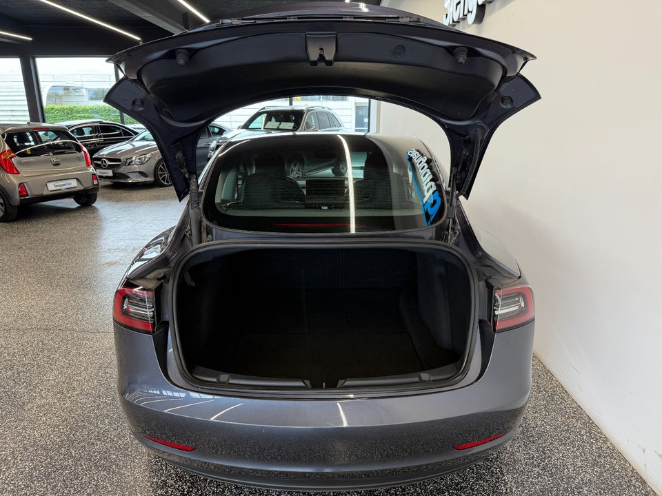 Tesla Model 3 RWD 4d