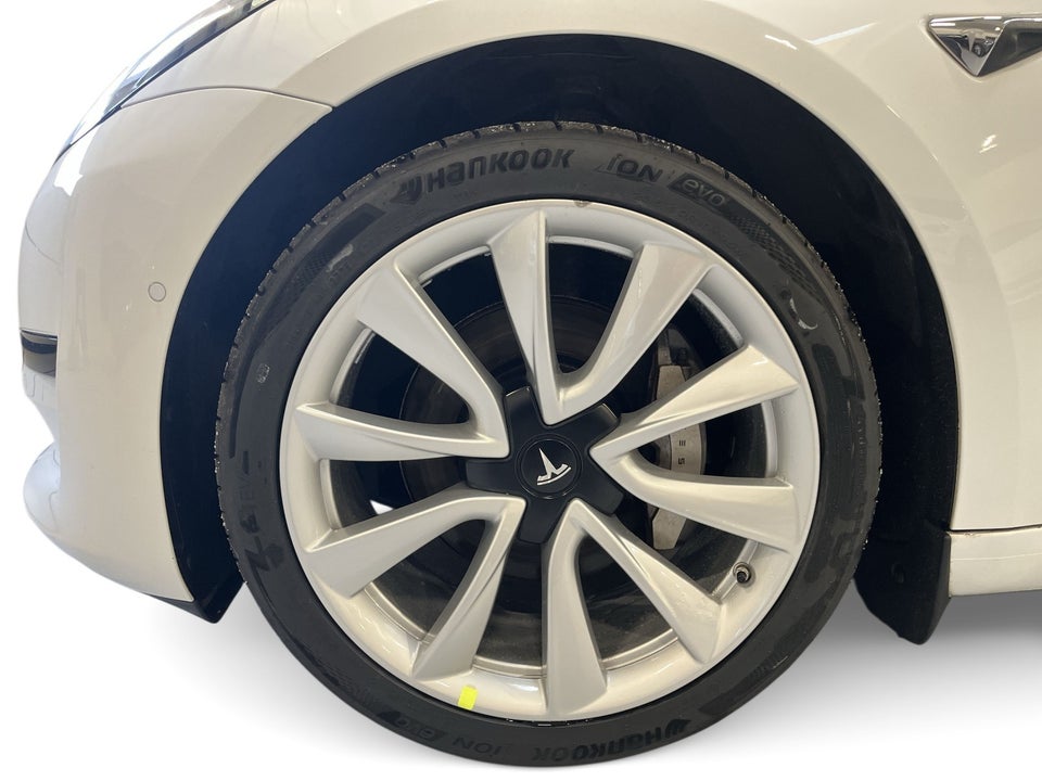 Tesla Model 3 Standard Range+ RWD 4d