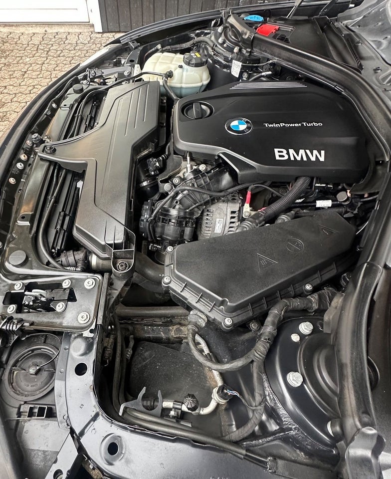 BMW 320d 2,0 Touring aut. 5d