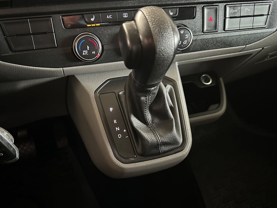 VW Transporter 2,0 TDi 150 Kassevogn DSG kort
