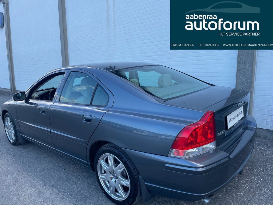 Volvo S60 2,4 140 Momentum 4d
