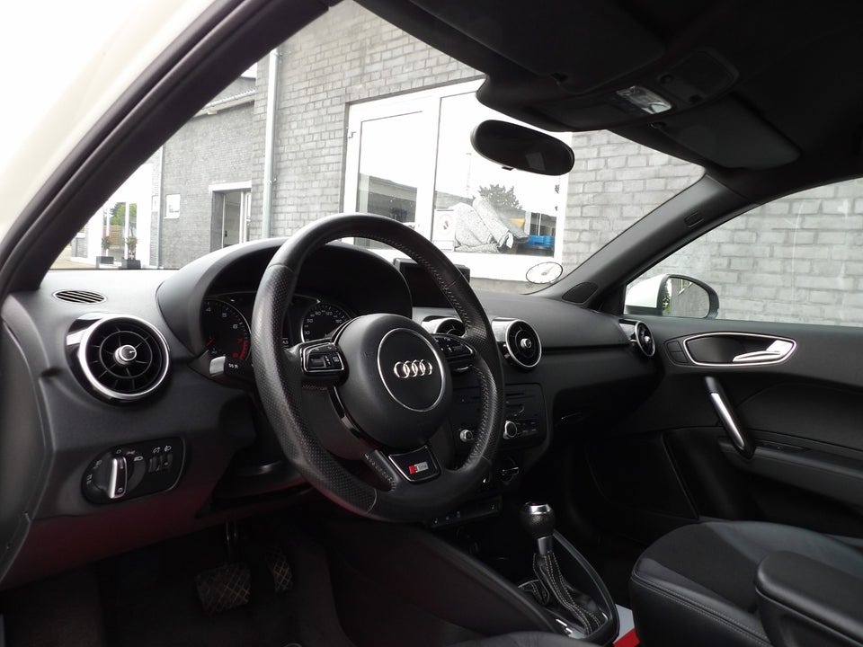 Audi A1 1,4 TFSi 185 Ambition S-line S-tr. 3d