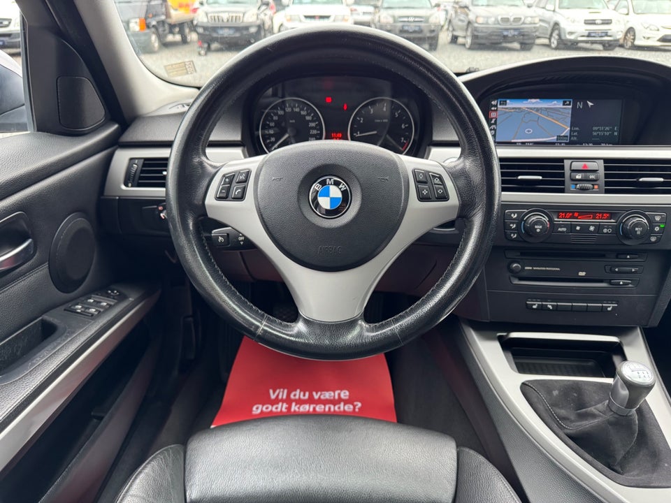 BMW 330i 3,0  4d