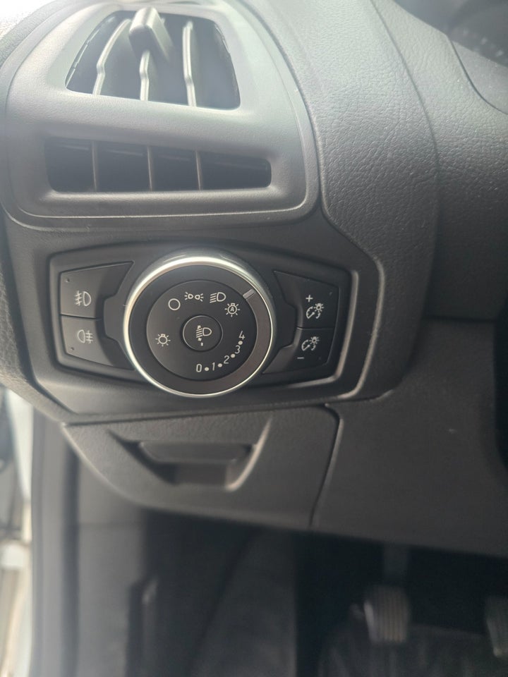 Ford Focus 1,0 SCTi 125 Titanium stc. 5d