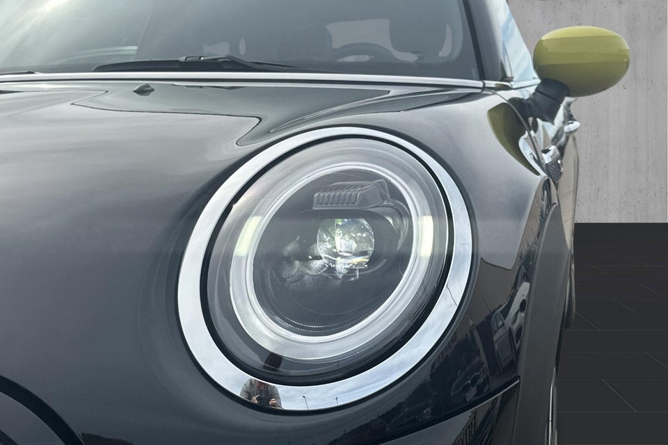 MINI Cooper SE Essential 3d