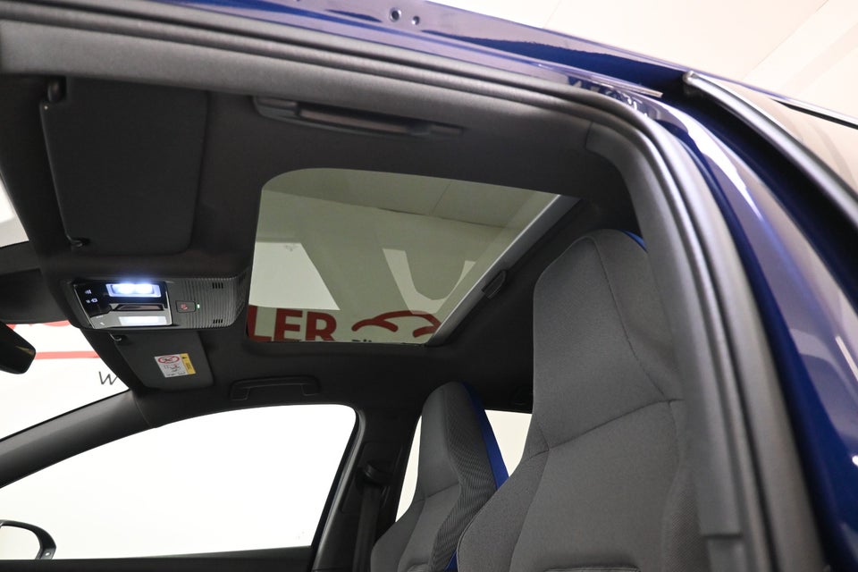 VW Golf VIII 1,4 GTE DSG 5d