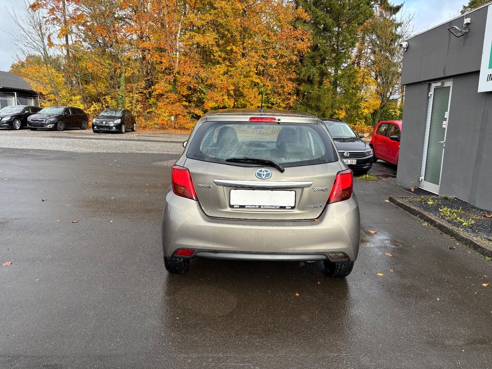 Toyota Yaris 1,5 Hybrid H1 e-CVT 5d