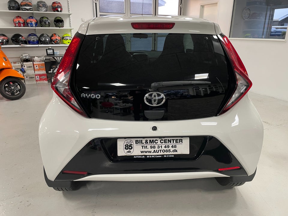 Toyota Aygo 1,0 VVT-i x-press 5d