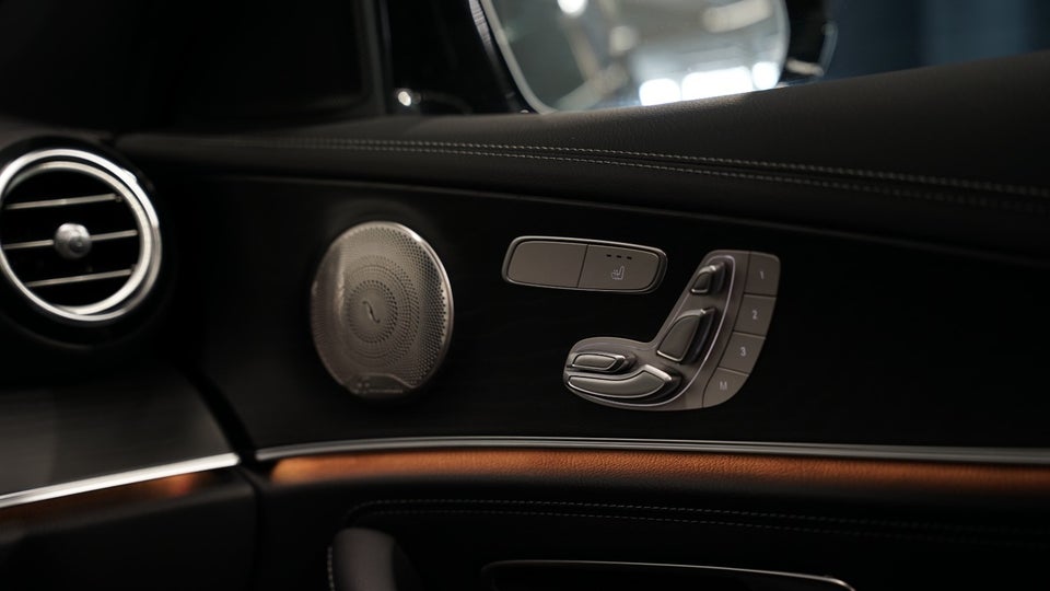 Mercedes E300 de 2,0 AMG Line stc. aut. 5d