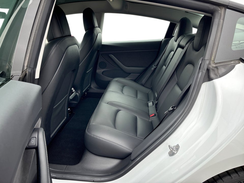 Tesla Model 3 Standard Range+ RWD 4d