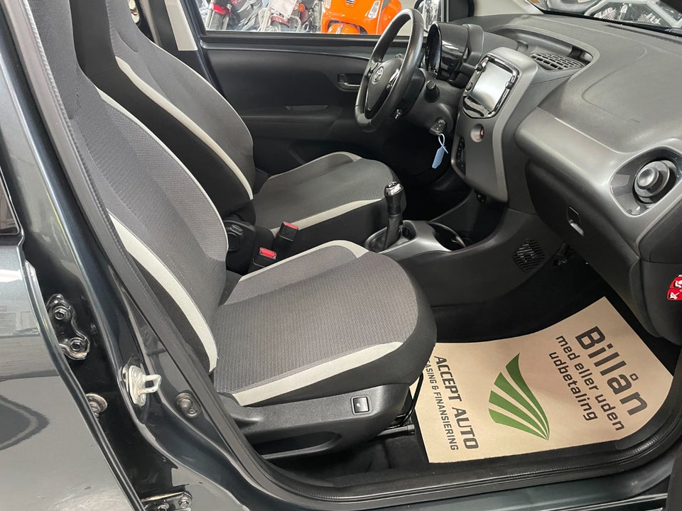 Toyota Aygo 1,0 VVT-i x-sky 5d