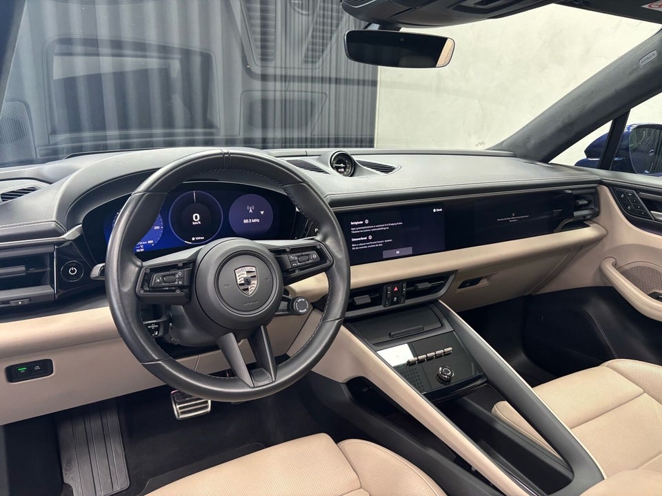 Porsche Macan Turbo 5d