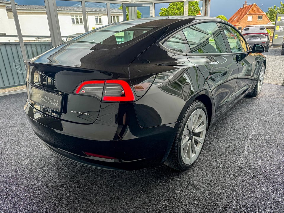 Tesla Model 3 Long Range AWD 4d