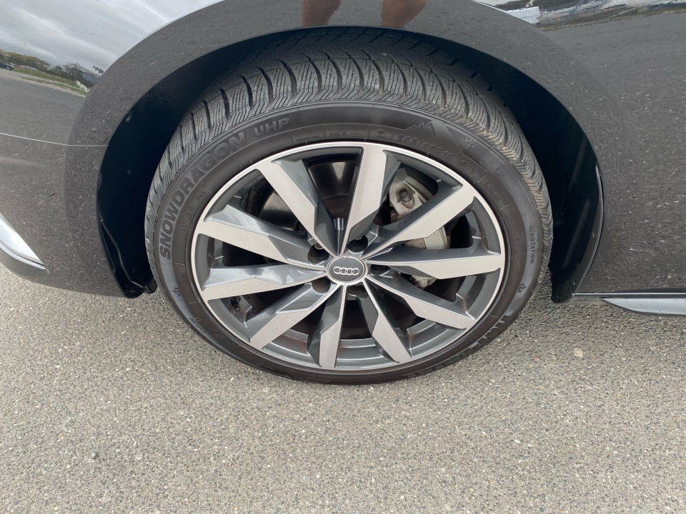 Audi A4 40 TDi Sport Prestige Selection Tour Avant S-tr. 5d