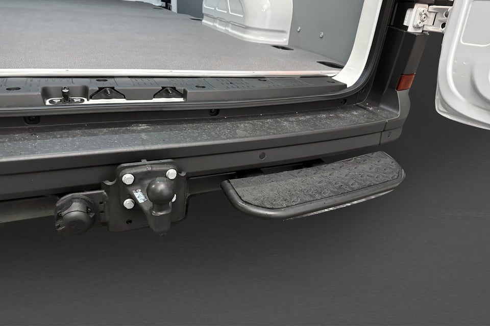 VW Crafter 35 2,0 TDi 177 Kassevogn L3H3 aut.