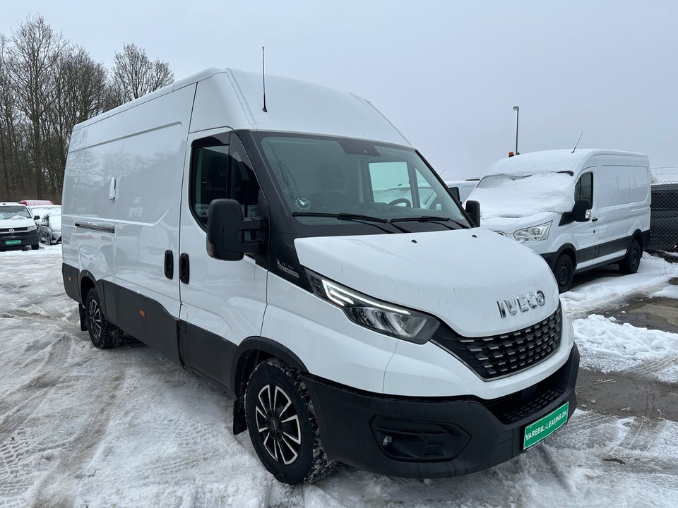 Iveco Daily 2,3 35C12 12m³ Van AG8