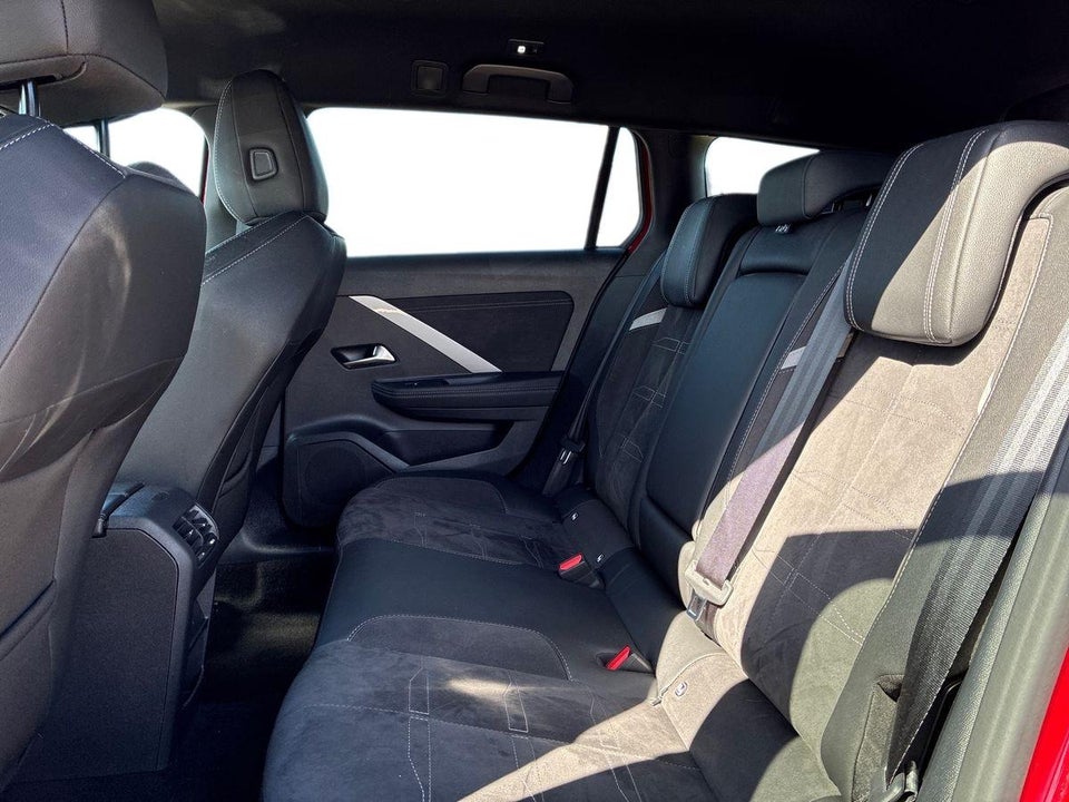 Opel Astra-e 54 GS Sports Tourer 5d